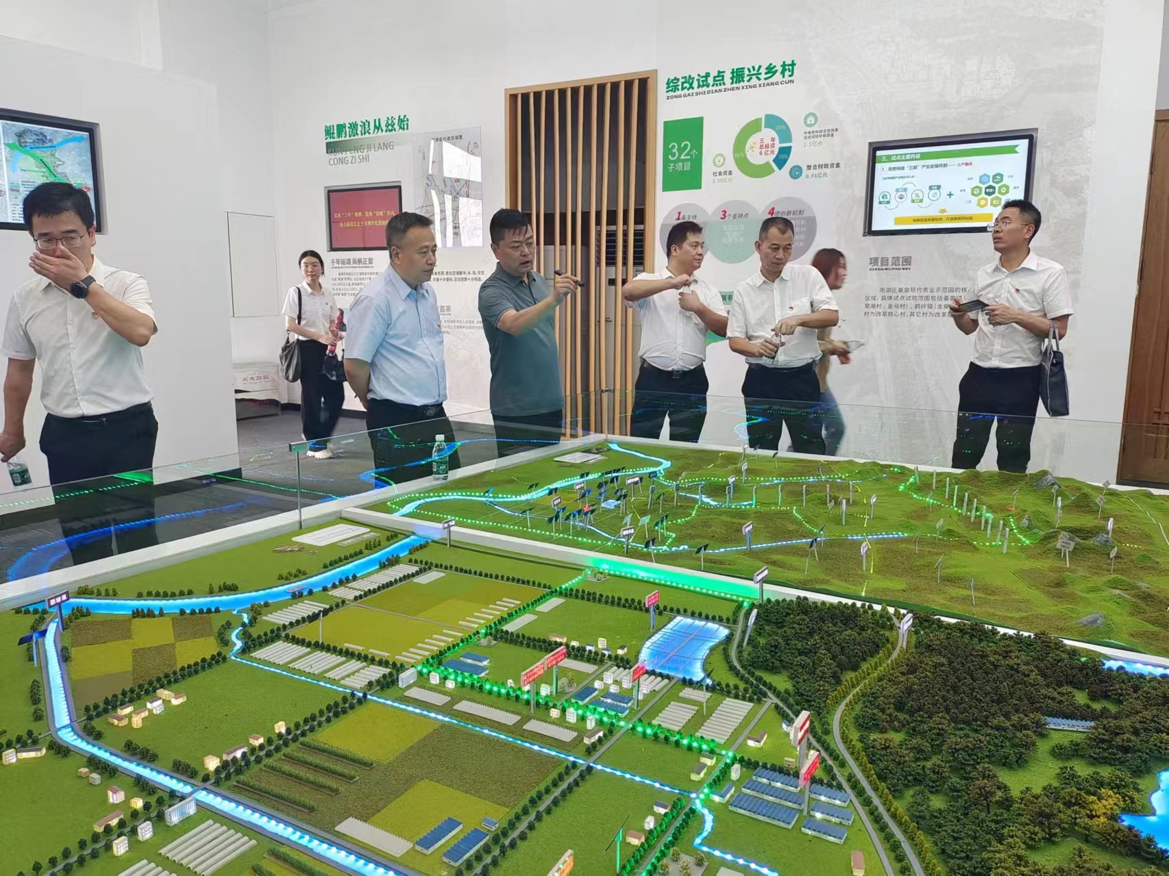 科技服務(wù)助力鄉(xiāng)村振興 湖南省農(nóng)業(yè)科研機(jī)構(gòu)聯(lián)合政府部門赴雨湖區(qū)開展科技服務(wù)與教育技術(shù)開發(fā)